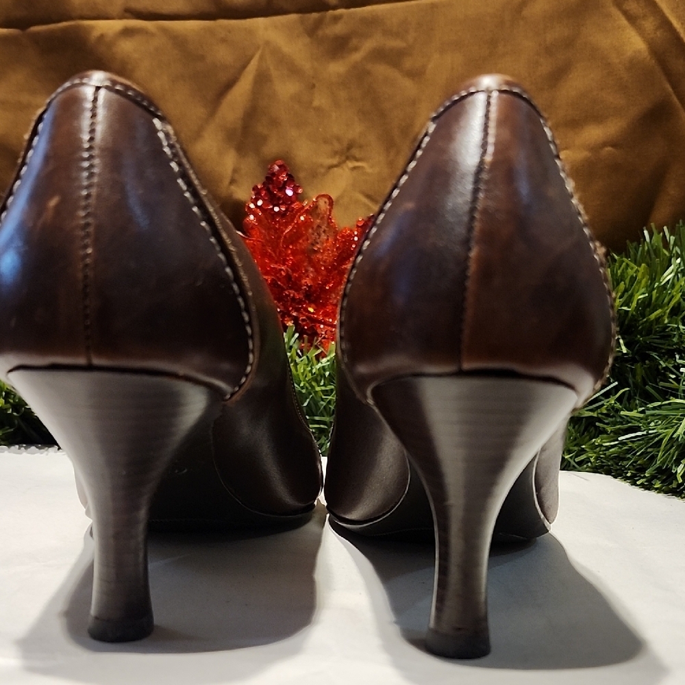 Joan & David Dark Brown Leather Flats - Picture 6 of 11